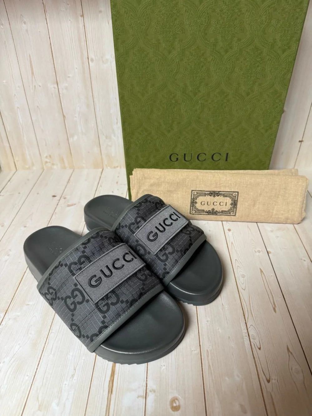 Gucci Ripstop GG Monogram Slide Sandals Grey/Black Sz 6G / 6.5US - Picture 2 of 11